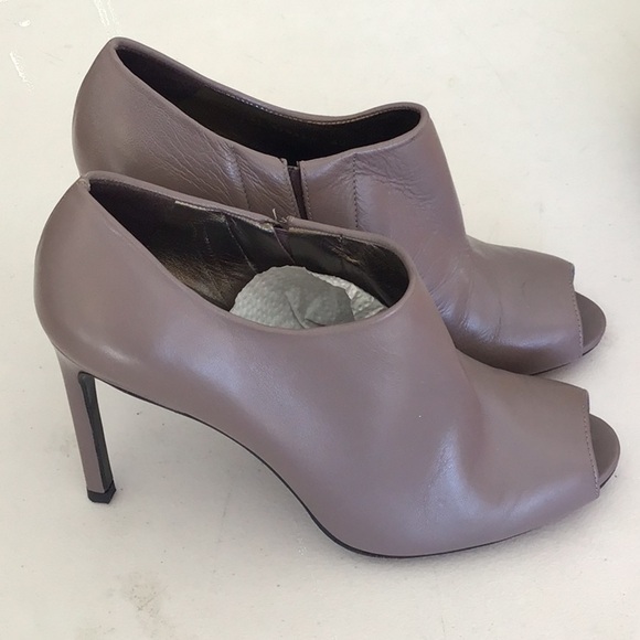 Steward Weitzman sleep on heeled ankle booty color taupe size 40 - Picture 2 of 5